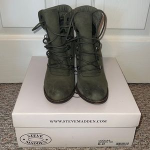Used Steve Madden Loolaa SZ 6 Green Nubuck Heeled Booties